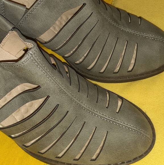 NEW JC ankle slit bootie Size 7.5 - Picture 1 of 5